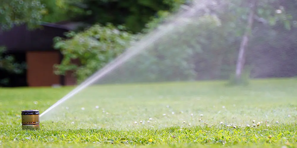 Titelbild Smarte Gartenbew&auml;sserung